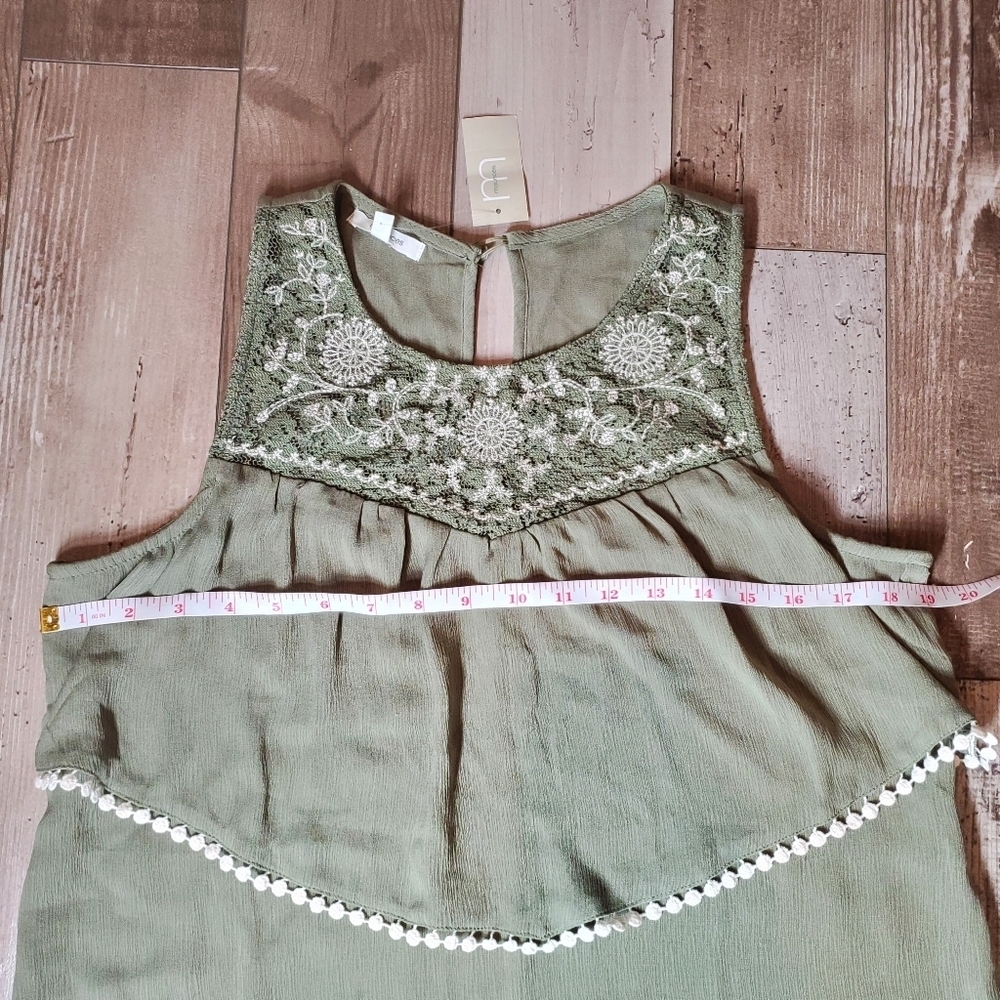 NWT Maurices Lace Trim Sleeveless Blouse Tank Top Women's Size Medium - Picture 4 of 16
